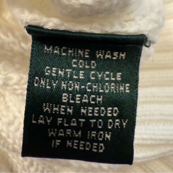 Lauren Ralph Lauren Women’s Cable Knit V-Neck Sweater White Cotton Sz PM - Picture 13 of 13